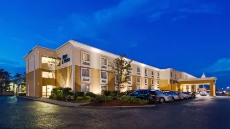 Best Western Rochester Marketplace Inn Отели рядом с достопримечательностью «Технологический институт Рочестер»