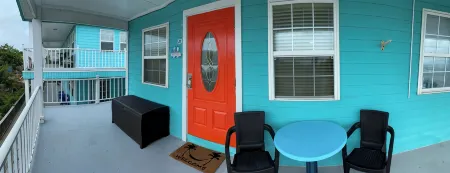 Come see the View at the Sea-View