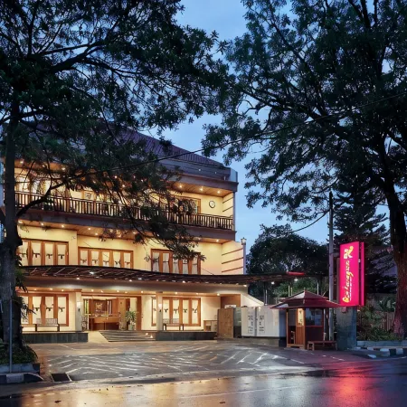 Kertanegara Premium Guest House