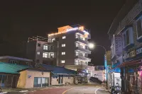 Goseong Jebi 102 Pension Hotel in zona Hwajinpo Lake