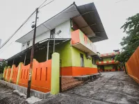 RedDoorz @ Malalayang Manado Hotels in Malalayang