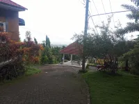 NK Villa Syariah and Cafe Prigen