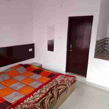 Jfr Studio Apartments Kausani Rooms