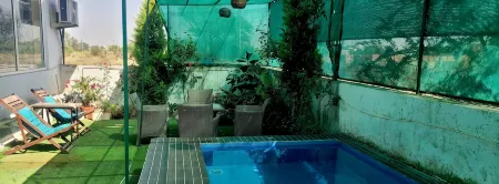 Bungalow with Swimming pool n pool table 4 BHK Villa , WiFi, Mohali Chandigarh