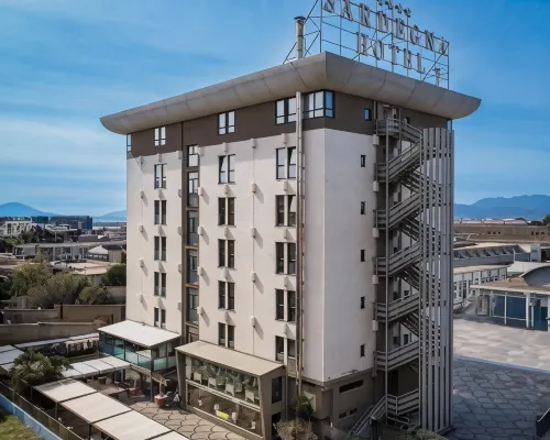 Sardegna Hotel - Suites & Restaurant Hoteles en Cagliari