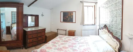 Typical Ligurian house on two floors with a beautiful view over Levanto valley