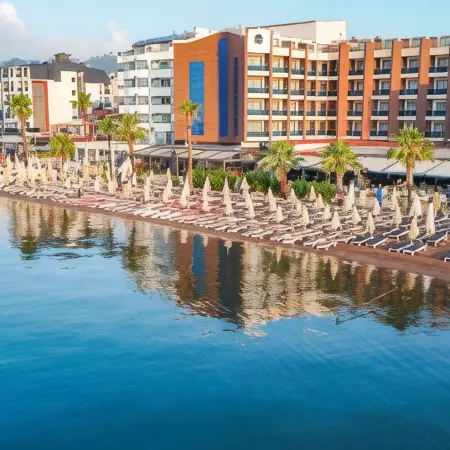 Point Beach Hotel
