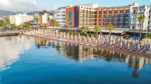 Point Beach Hotel - parking