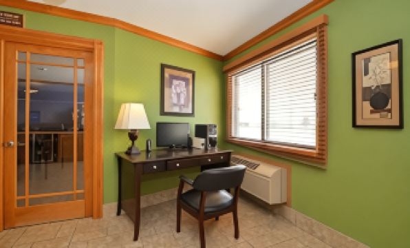 Quality Inn & Suites Grinnell Near University