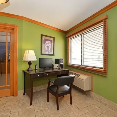 Quality Inn & Suites Grinnell Near University Отели в г. Пауэшик