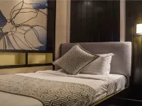 AMBASSADOR TRANSIT LOUNGE - T2, SINGAPORE CHANGI AIRPORT (AIRSIDE) Hotels near مطار شانغي، الصالة 2