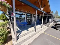 Cascade Lodge Hotels in Bend