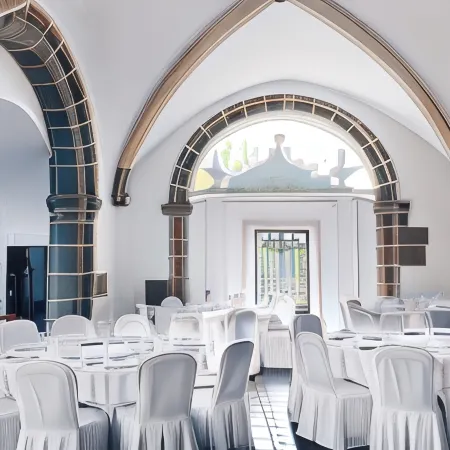 Convento do Espinheiro, Historic Hotel & Spa