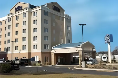 Fairfield Inn & Suites Woodbridge - breakfast