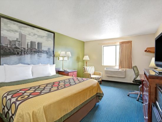 Super 8 by Wyndham Newport News/Jefferson Ave.