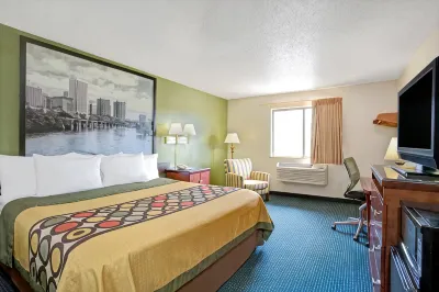 Super 8 by Wyndham Newport News/Jefferson Ave. Hotels in Newport News