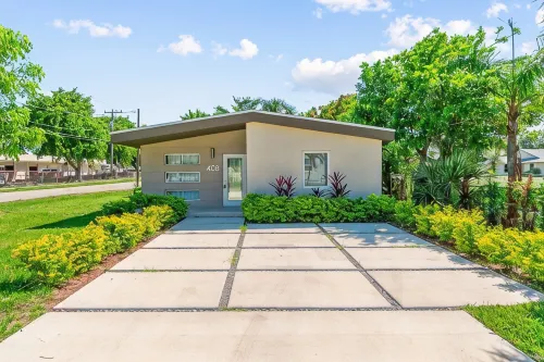 Beautiful Home Close to Beach and Atlantic Ave. Jacuzzi, Plunge Pool! - Træningscentre
