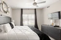2BR2BA Luxury Apt in Bricktown,Walk to Riverwalk & OU Med Center w Gym & Pool Hoteles en 
