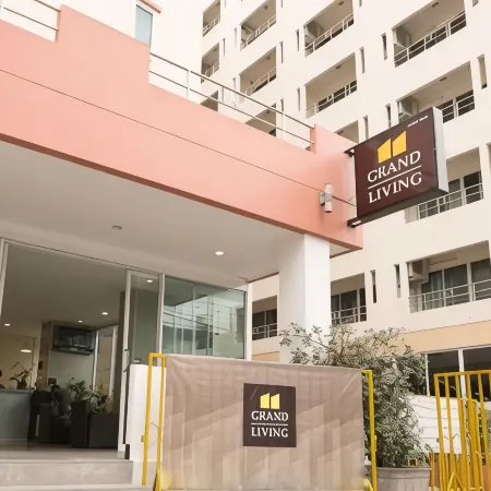 Grand Living Residence Отели рядом с достопримечательностью «Храм Дой Сутхеп»