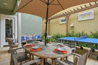 Luxurious 4Br Home Steps from Beach-Big Hot Tub,Fire Pit,AC,Bikes, 2 King Beds - 早餐