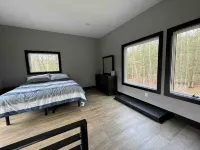Secluded modern cabin with hot tub - Chalets