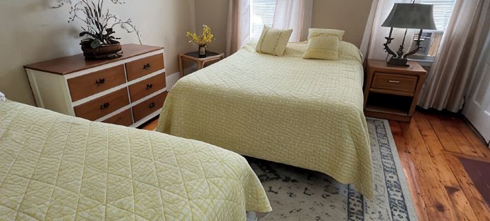 Spacious Apt. 2 Car Free Parking Great Location. Hotels in Cambridge