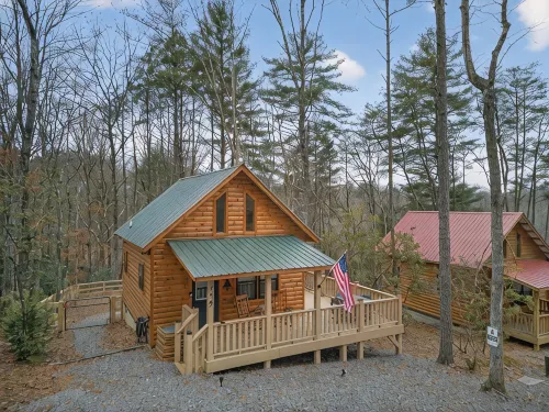 Cozy Cabin Retreat: Your Peaceful Getaway Awaits