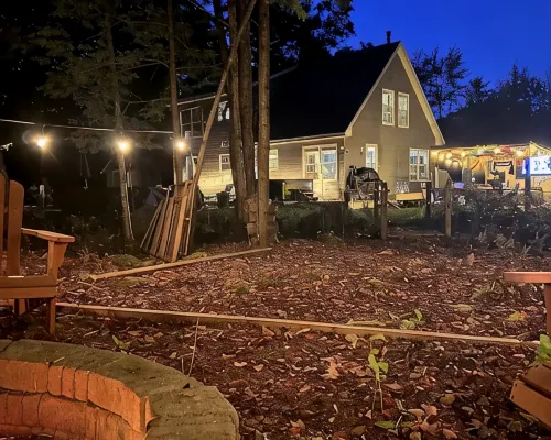 Charming private 3-bedroom on 3 acres in Sebago, Pool, Hot Tub, Large Firepit Hotels in Sebago