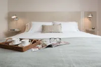 Modern 1BR King in El Golf | Metro + Fast WiFi - 3성급