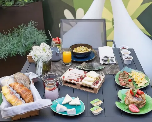 Omid Boutique Hotel Hotels near Beato