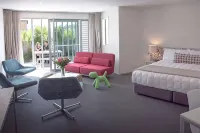 Navigate Seaside Hotel