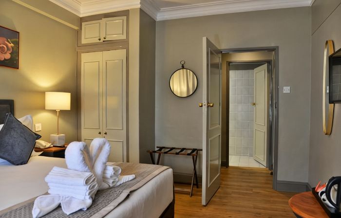 Cresta Jameson Hotel