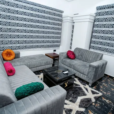 KCC HOTELS AND SUITES Отели в г. Калабар
