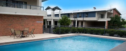 Hawkesbury Race Club Motel - Motels