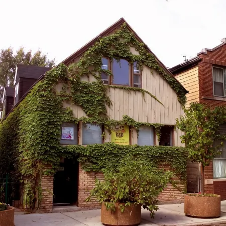 Ray's Bucktown Bed and Breakfast