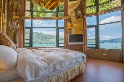 Shuian Lakeside Hotel Hotels near Ci En Pagoda