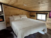 The Flint House! Lovely Cabin located in beautiful Campbellsville Ky. - 3-Star