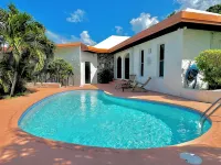 Sunshine & Happiness! 2 BR Home, pool & ocean view