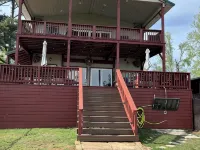 Waterfront Lake Home at Duchess Creek Estates with boat dock on Lake Eufaula, OK Hotels in McIntosh County