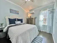 Lake Sam Rayburn Cabin!  DIRECT WATERFRONT! Bring Jet Skies, Boat, Fishing Gear! - Alppimaja