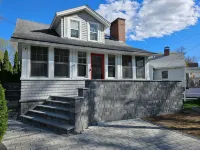 Cute and Cozy Cape in the Heart of Ogunquit Center