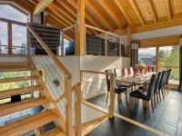 Stunning contemporary chalet in Anzère with unbelievable views of the mountains. Hotele w: Ayent