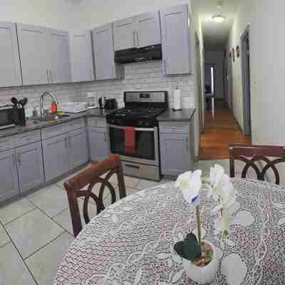 Spacious 3-bedroom apt,2 baths with AC, WiFi in amazing Jersey City Others