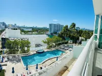 Fontainebleau Tresor Remodeled One-Bedroom Suite - Private Pools