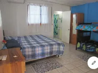 Papi’s Fish Camp, Private Beach Front House Near International Airport - Homestays