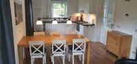Vrijstaande Rietgedekte 4-persoons Vakantie Villa met Grote Prive Tuin - 2-Star