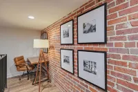 Bohemian Luxury-Downtown Jackson: Chic, industrial lofts in heart of the city!
