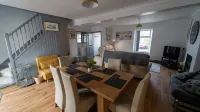 3 bedroom home by the beach - Wifi