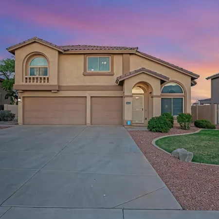 Prime Glendale Location 8-Mins From Westgate Entertainment!