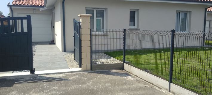 Quiet 3-Star House, South-Facing, Sleeps 6, WiFi, Ideal for a Family Hotels in Biscarrosse